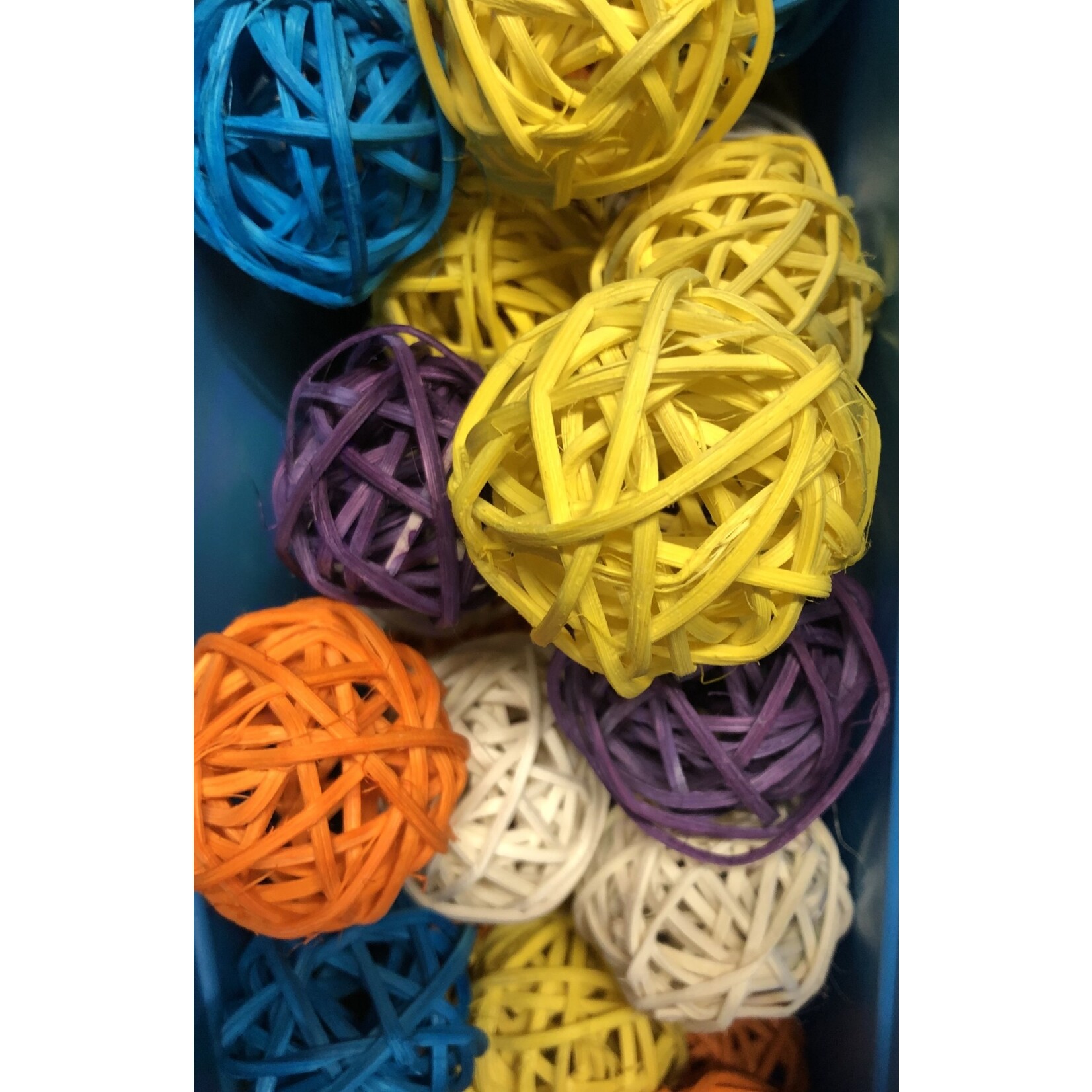 Chirp N Dales Colored Vine Ball 3"