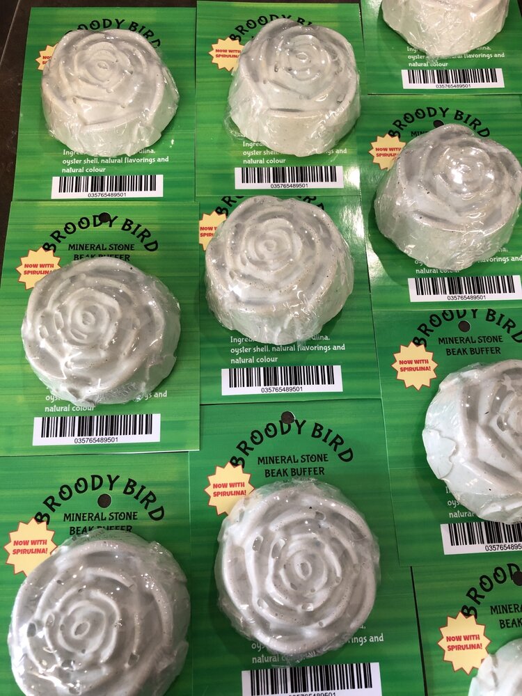 Broody Bird Broody Bird Mineral Stone Beak Buffer with Spirulina