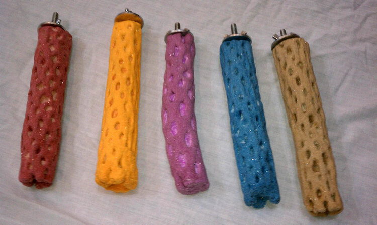 Polly's  Pet Products Polly's Beach Sands Perch Small Assorted Colors