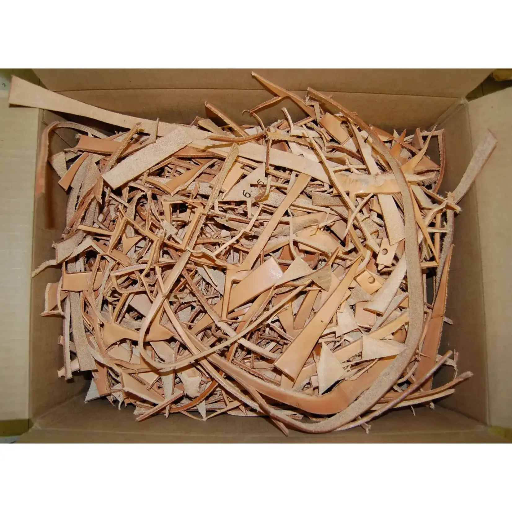 Zoo-Max ZOO MAX BOX OF LEATHER SCRAPS 2.5Kg 803