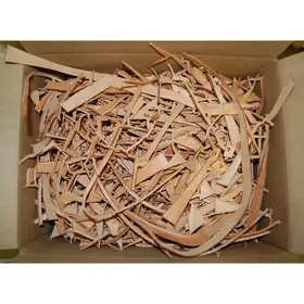 Zoo-Max ZOO MAX BOX OF LEATHER SCRAPS 2.5Kg 803