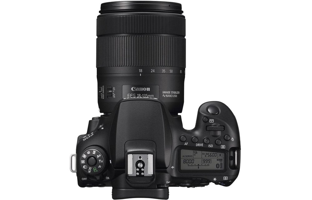 Canon EOS 90D with EF-S 18-135mm f3.5-5.6 IS USM Kit