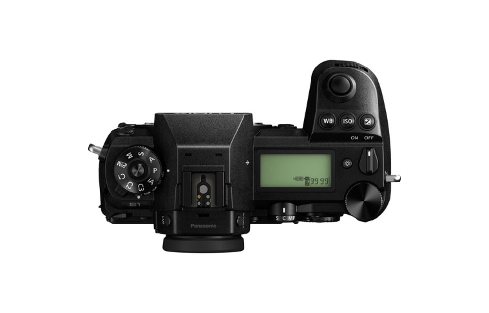 Panasonic LUMIX S1 Kit, Digital Mirrorless Camera with 24.2MP MOS Full Frame, 24-105mm F4 L-Mount Lens