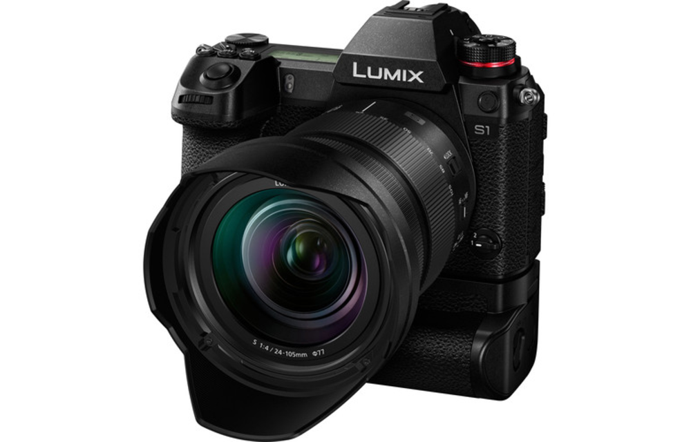 Panasonic LUMIX S1 Kit, Digital Mirrorless Camera with 24.2MP MOS Full Frame, 24-105mm F4 L-Mount Lens