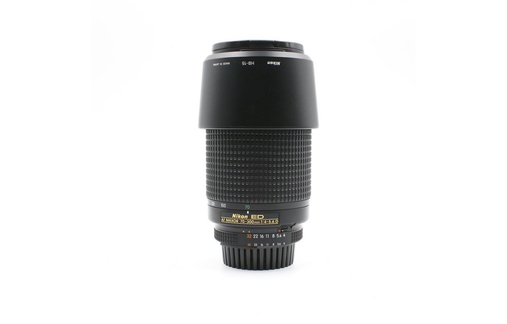Preowned Nikon 70-300 D ED zoom w hood