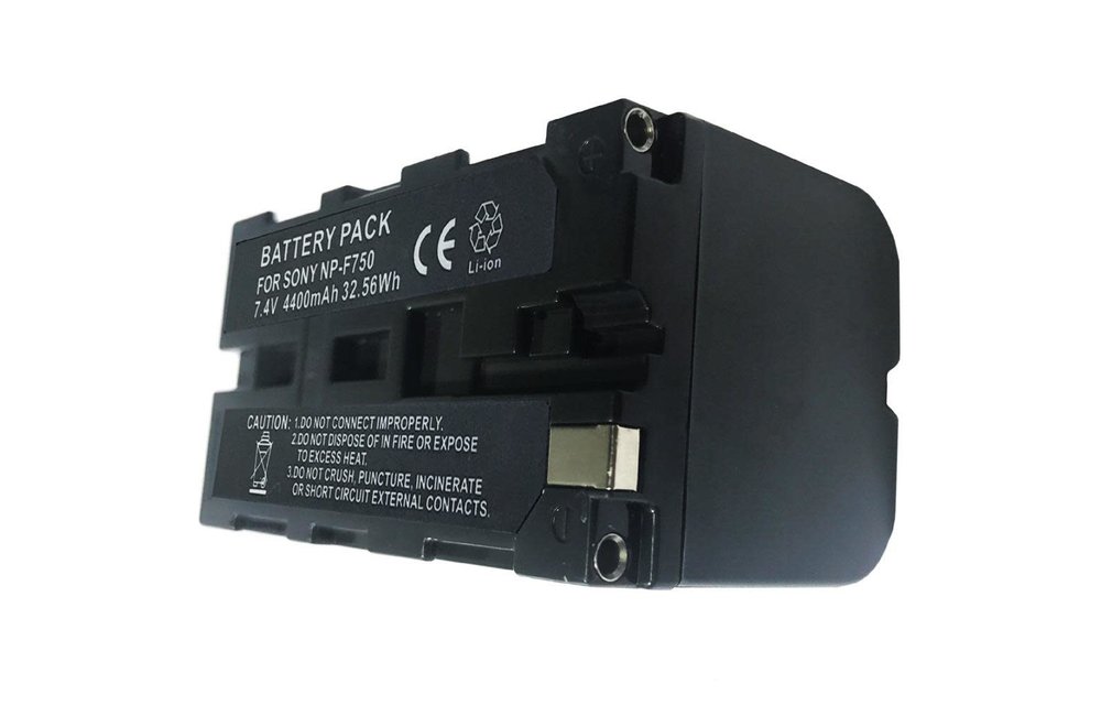 Savage 400MAH Lithium Ion Batteries-2 Pack plus Charger (replaces Sony NP-F770)
