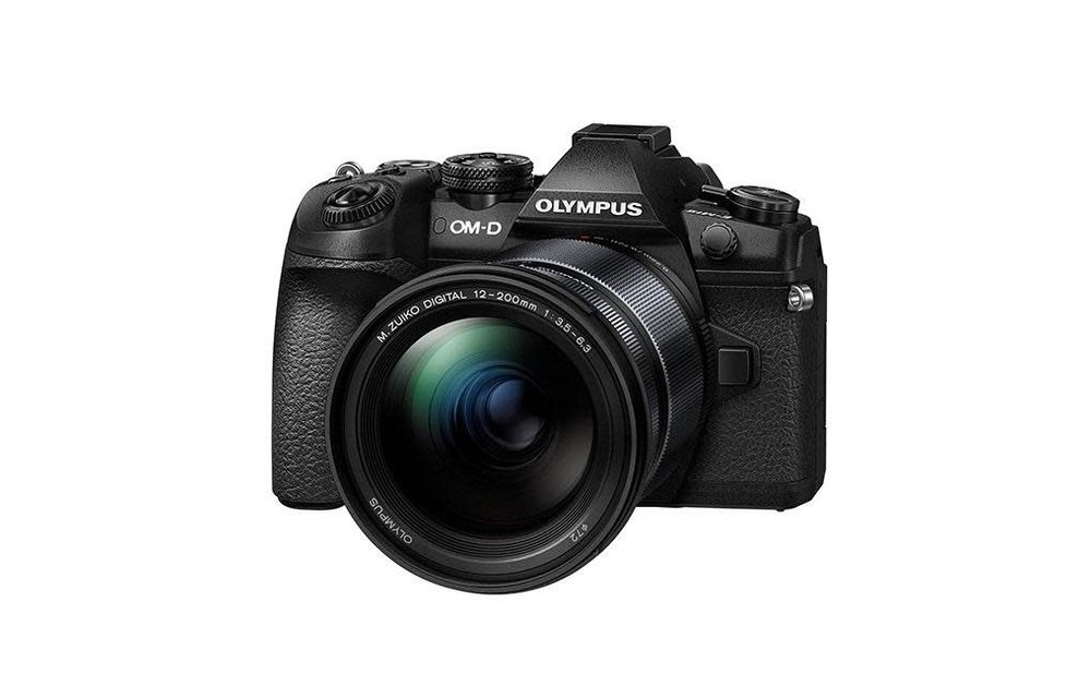 Olympus OM-D E-M1 Mark II with M.Zuiko 12-200 Lens Kit