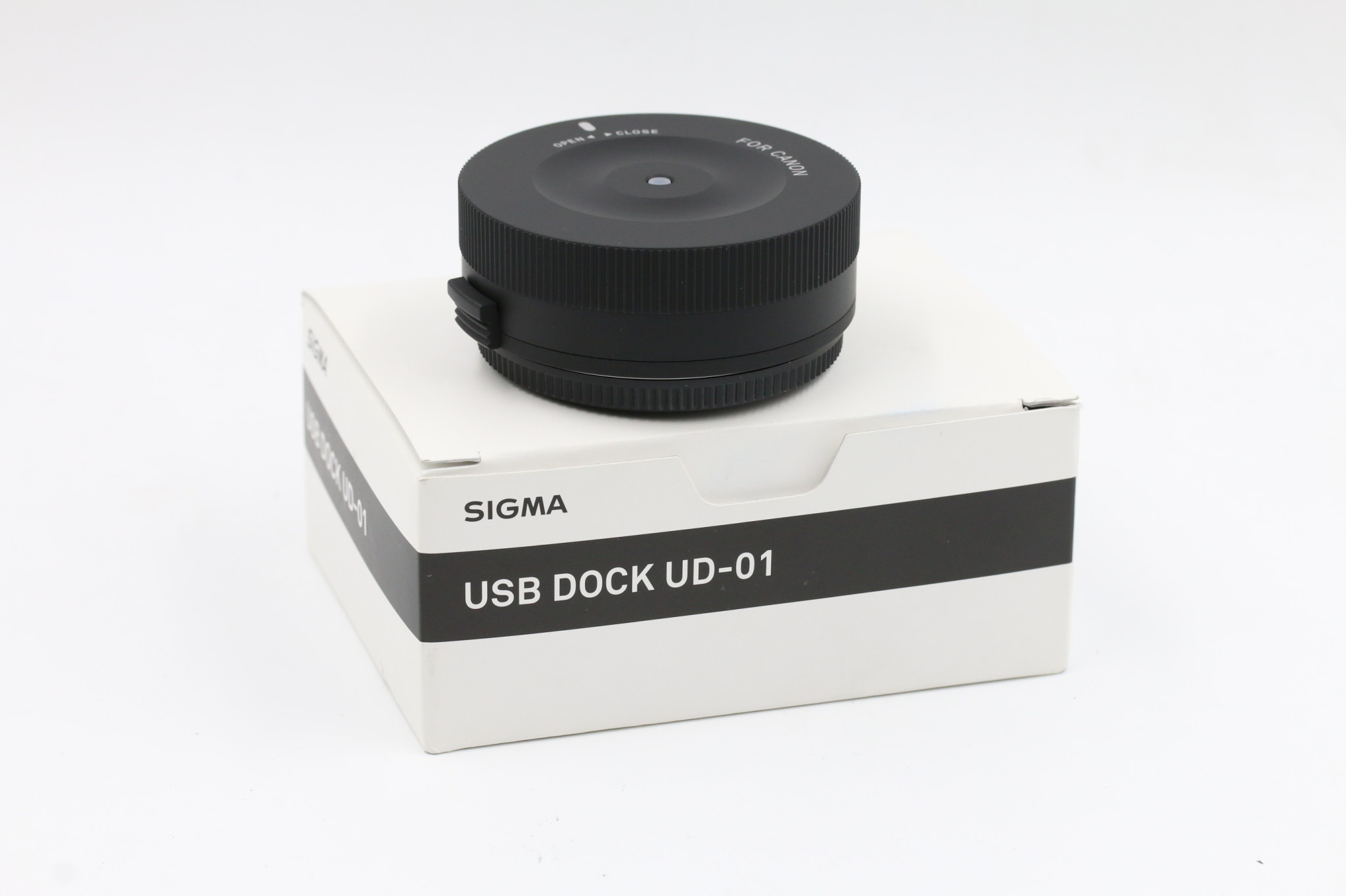 Preowned Sigma USB Dock UD-01E0 EF-Mount Sigma Lenses *AS-IS/FINAL - Looking Glass Photo & Camera