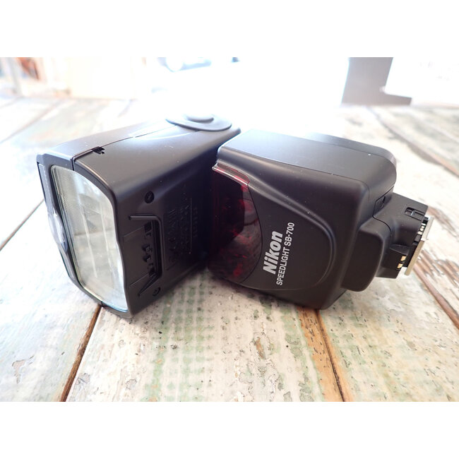 Preowned Nikon SB-700 Speedlight
