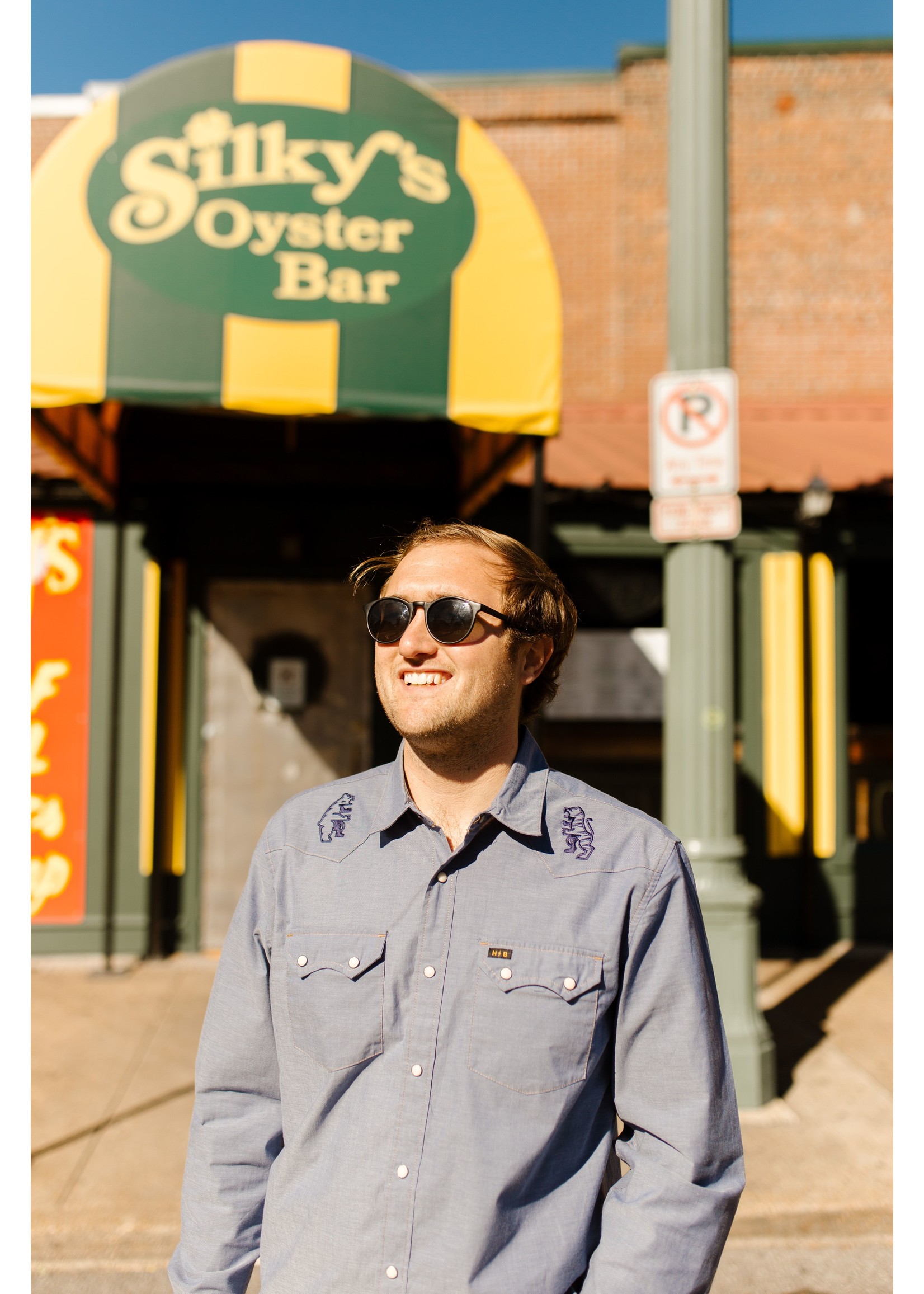 Bear Tiger Crest - Gaucho Oxbeau Snapshirt