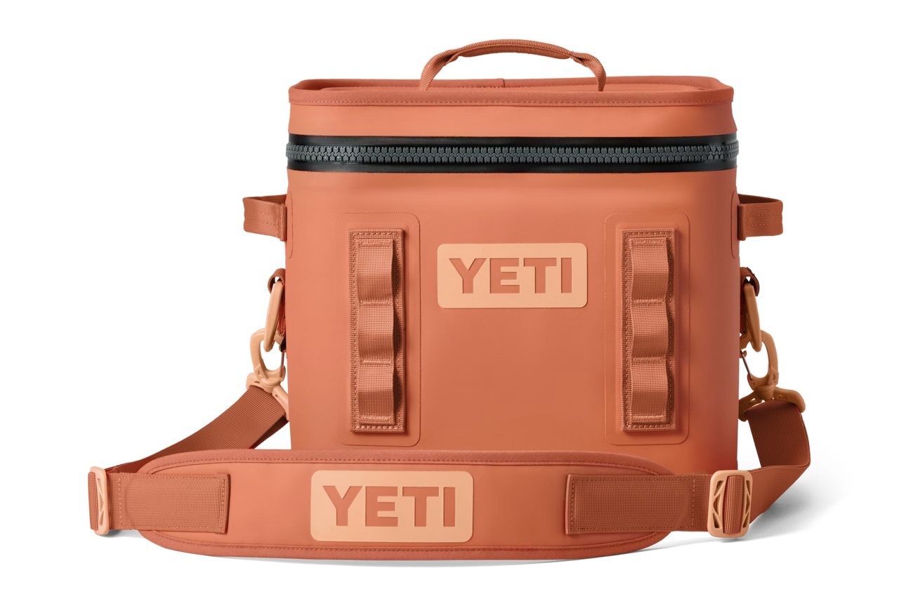 https://cdn.shoplightspeed.com/shops/644480/files/54959014/yeti-hopper-flip-12-high-clay-desert.jpg