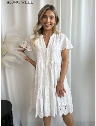 https://cdn.shoplightspeed.com/shops/644512/files/50169660/320x420x2/miracle-fashion-embroidery-dress.webp