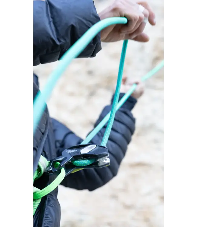 Pinch Belay Device