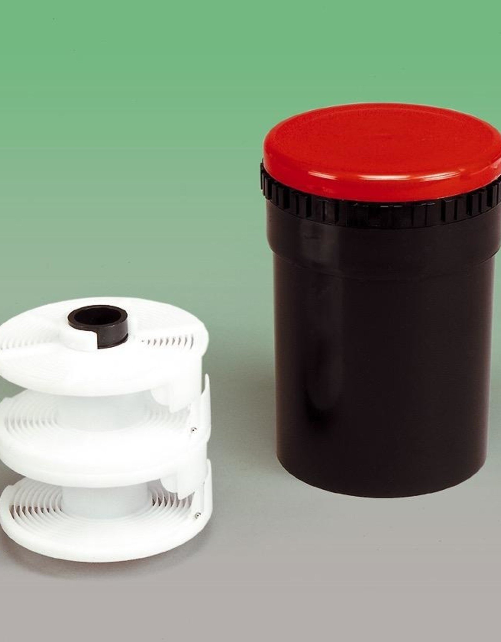 Kaiser Basic Film Processing Kit Includes: Kaiser developing tank with 2 reels, developing tank thermometer, 500ml graduate, 1L mixing jug, funnel  *Chemistry not included *A darkroom, or light tight space also required