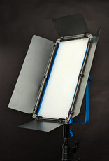 DEMO Dracast LED1000 Silver Series Daylight LED Light with V-Mount Battery Plate and Barndoors