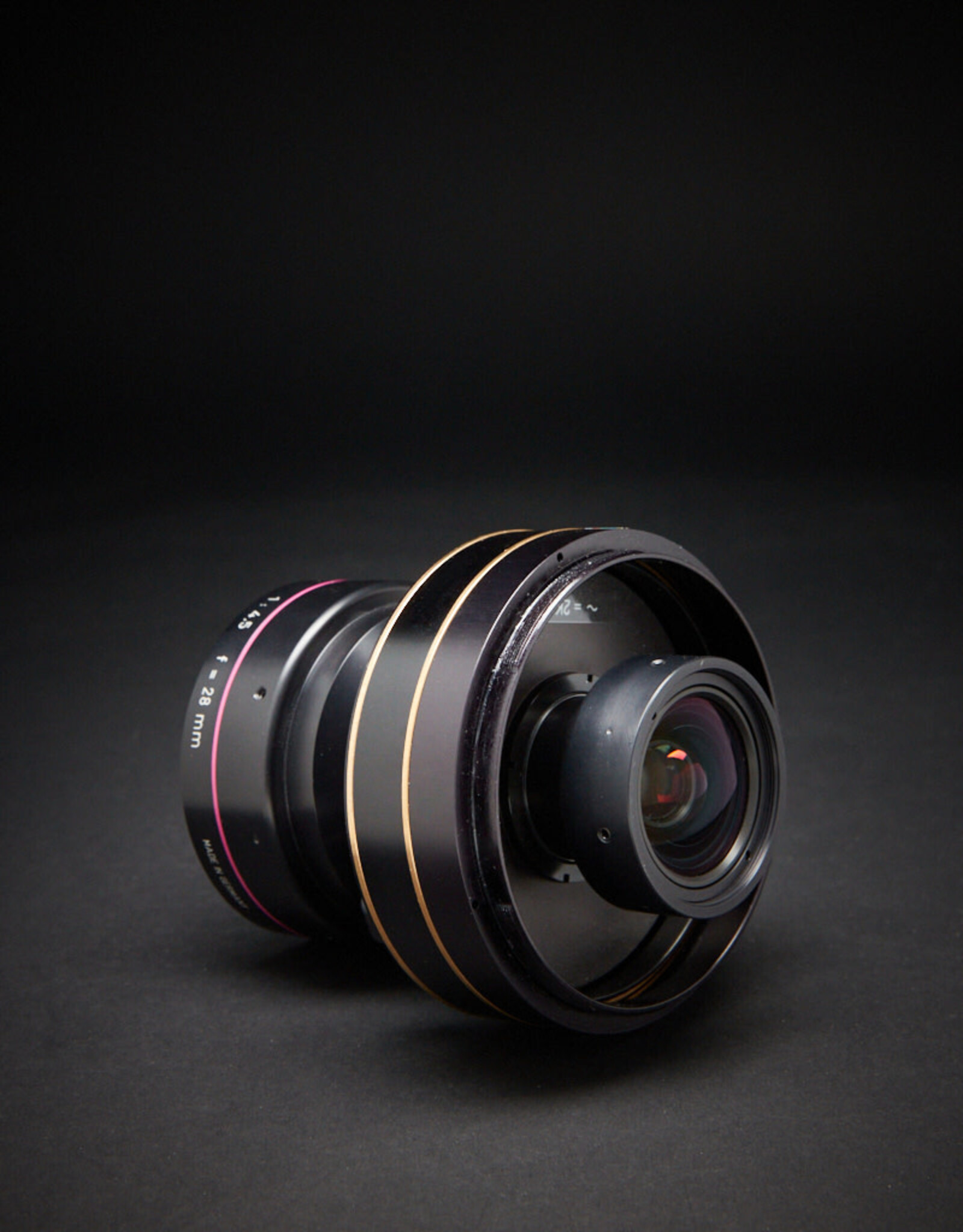 Rodenstock USED - Rodenstock HR Digaron S 28mm in Arca R Mount with Rotaslide Remove ring, magnetic cable release and caps . Condition 9.