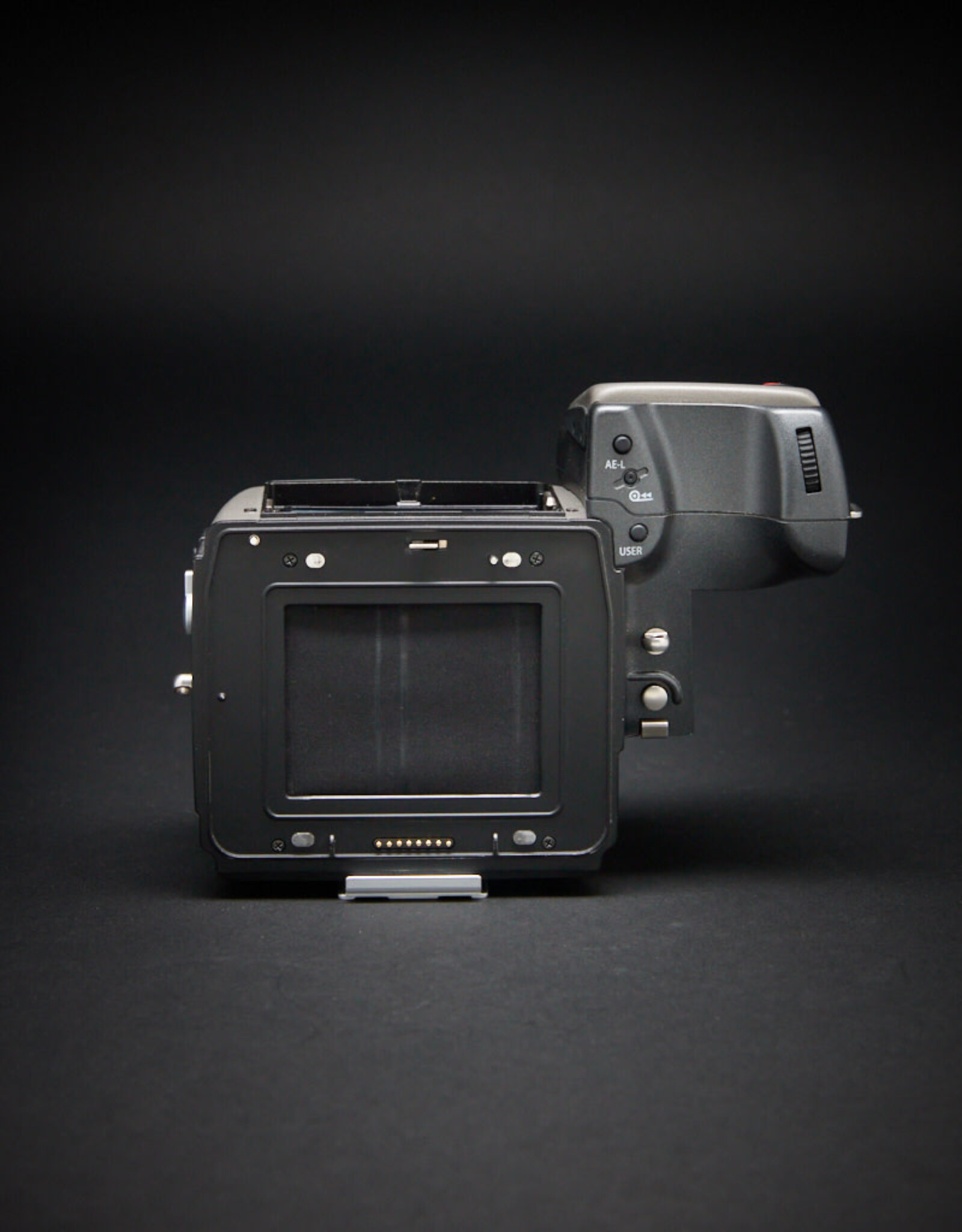 USED - Hasselblad H2 Body with no viewfinder - with top and back body covers. Condition 7.5