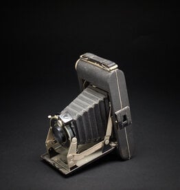 Vintage - Kodak Vigilant Junior Six-20 - Made by Canadian Kodak Co. Toronto, ON with Spool  *Untested