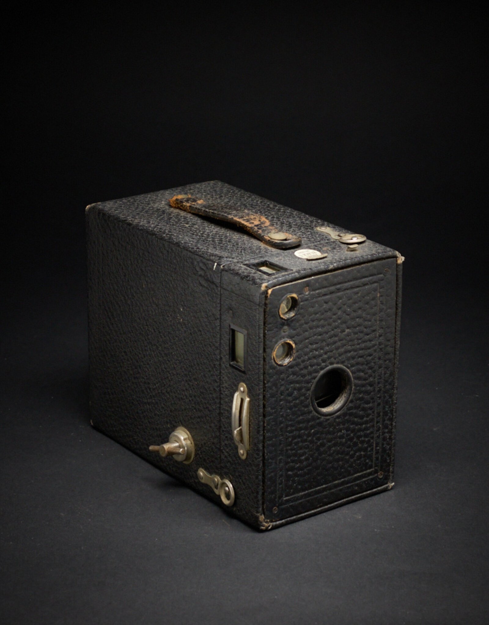 Vintage - Kodak No. 2A Model B Brownie Eastman Kodak Co. Made in Rochester with Spool  *Untested