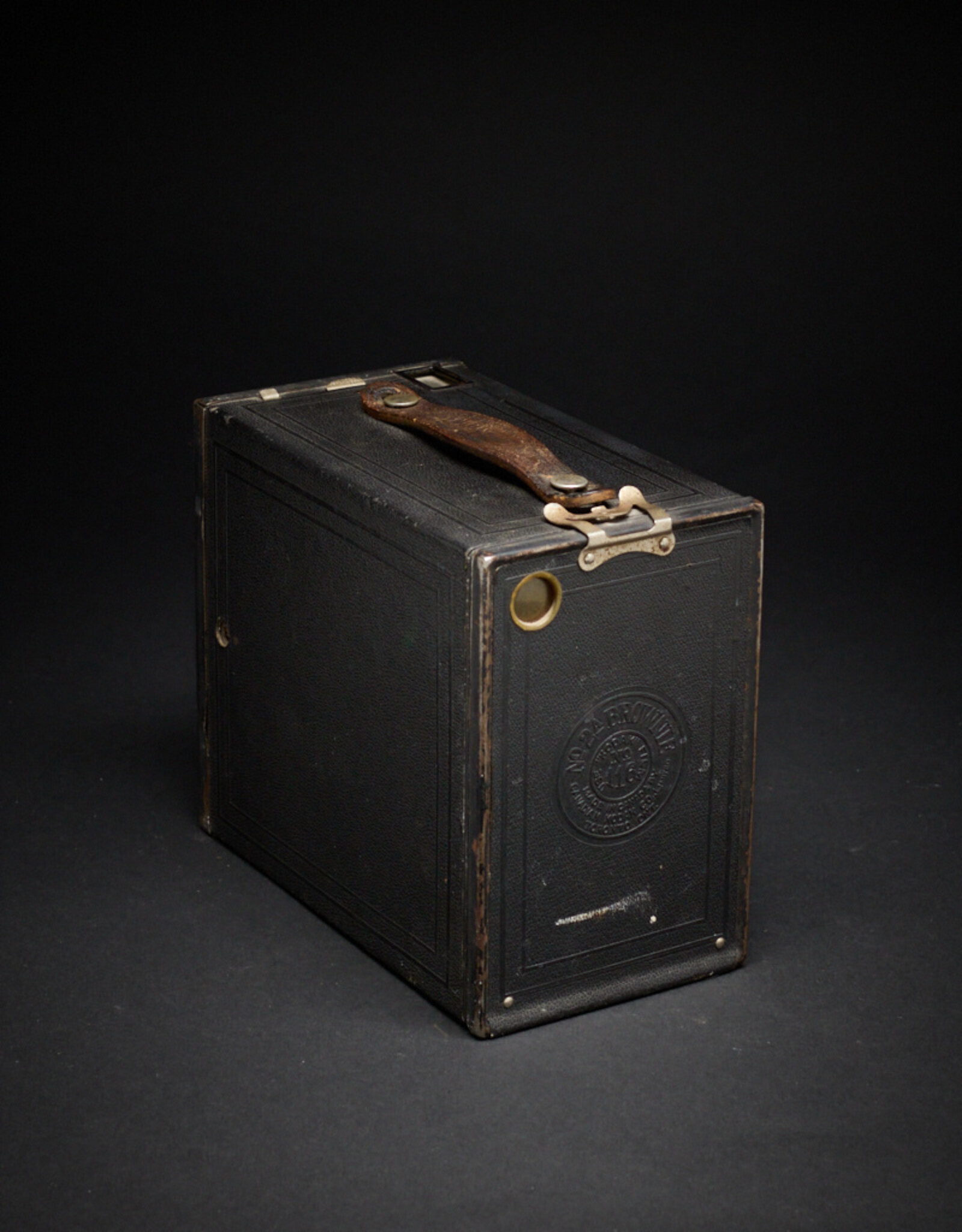 Vintage - Kodak No. 2A Model C Brownie Made in Canada by Canadian Kodak Company, Toronto with Spool  *Untested