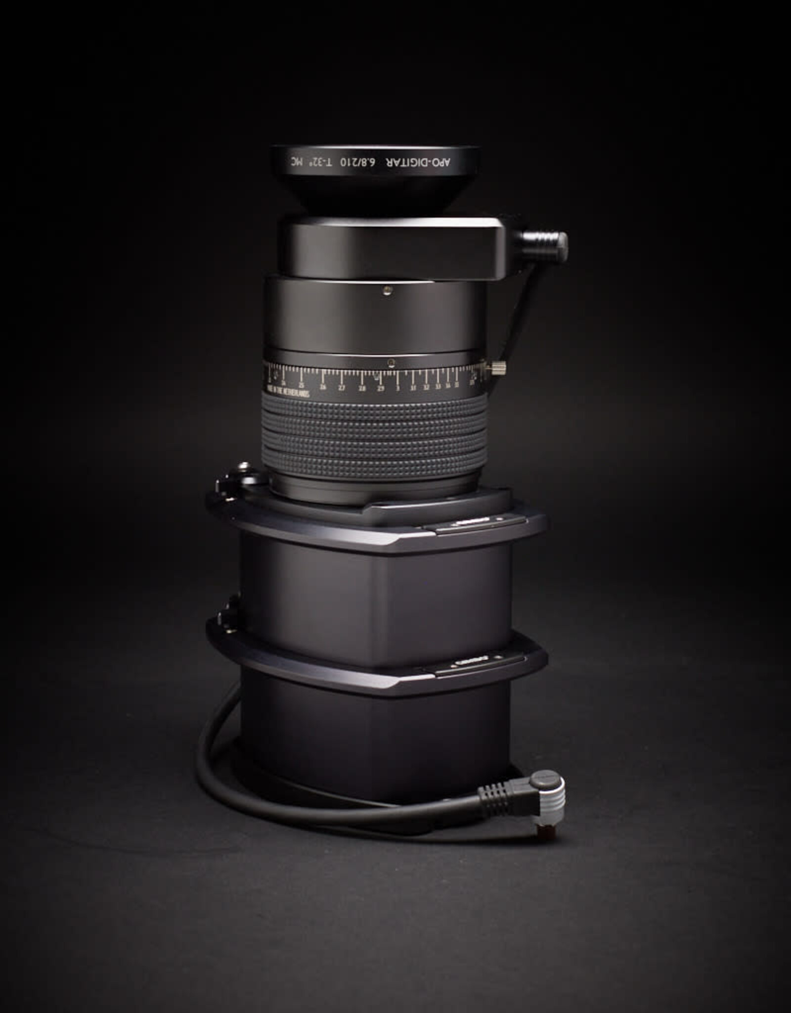 USED - Schneider Kreuznach 210mm T f5.6 APO Digitar with X Shutter in Cambo RS Mount. Condition 9.