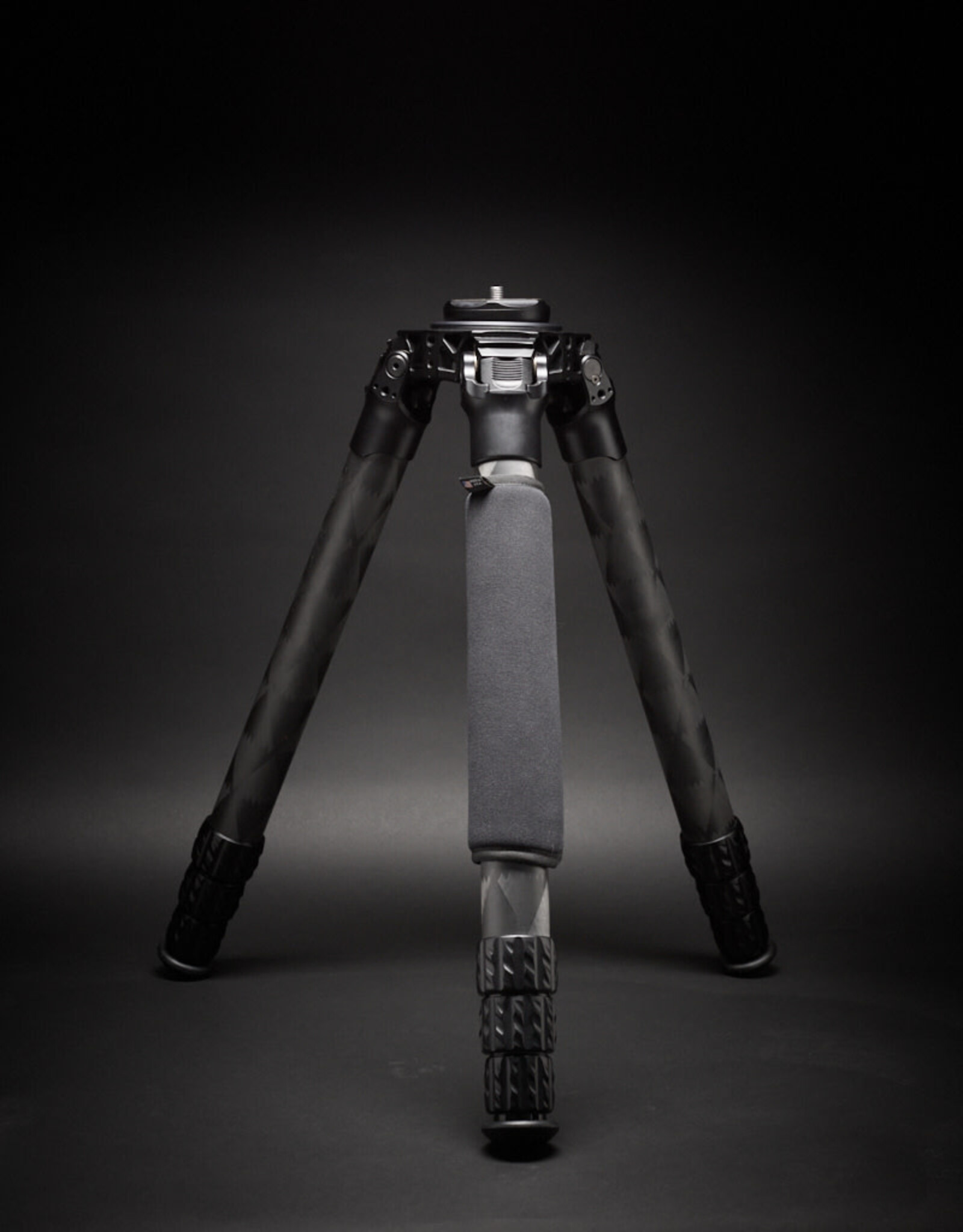 USED - ProMediaGear TR424 4 Section Carbon Fiber Tripod. Condition 9