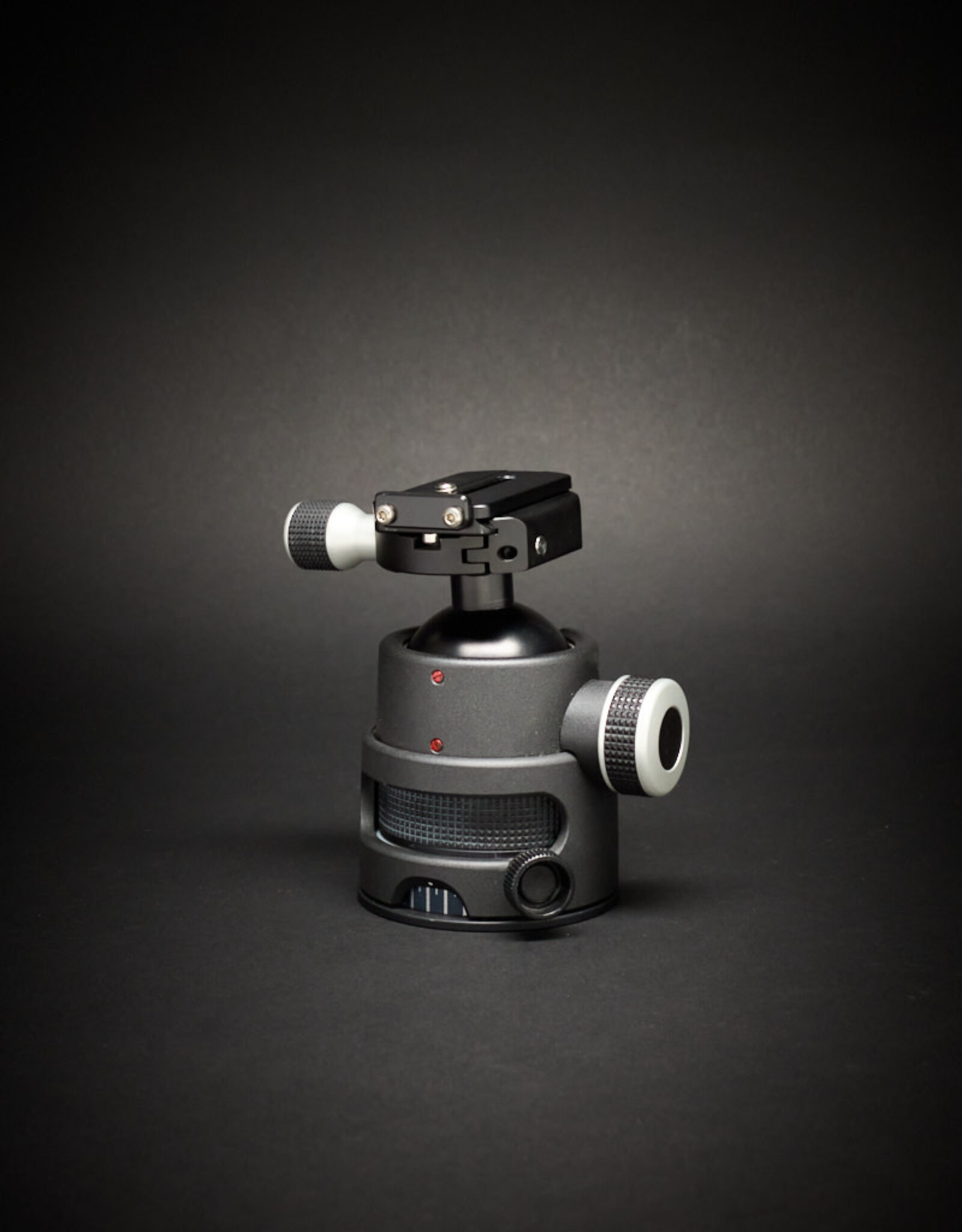 Cambo USED - Cambo CBH-6 Ball and socket head (for cameras up to 5 kg)  with ARCA compatible Quick Release and Plate. Condition 8