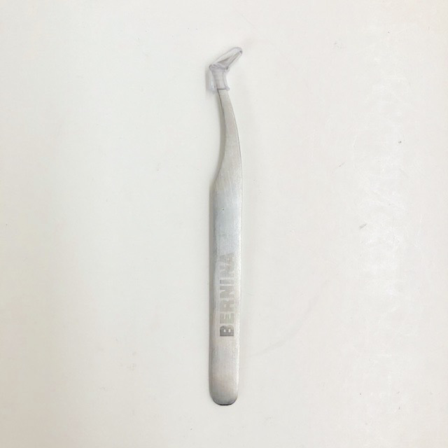 BERNINA BERNINA Tweezers (staff favorite angled tip)