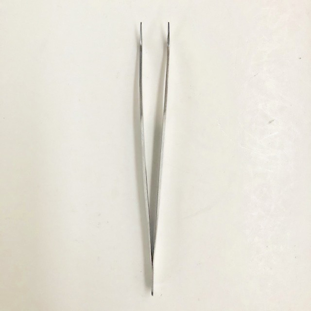 BERNINA BERNINA 8 Series/Overlock tweezers (staff favorite angled tip)