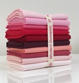 Robert Kaufman Kona Fat Quarter Bundle: Reds / Pinks 10pc