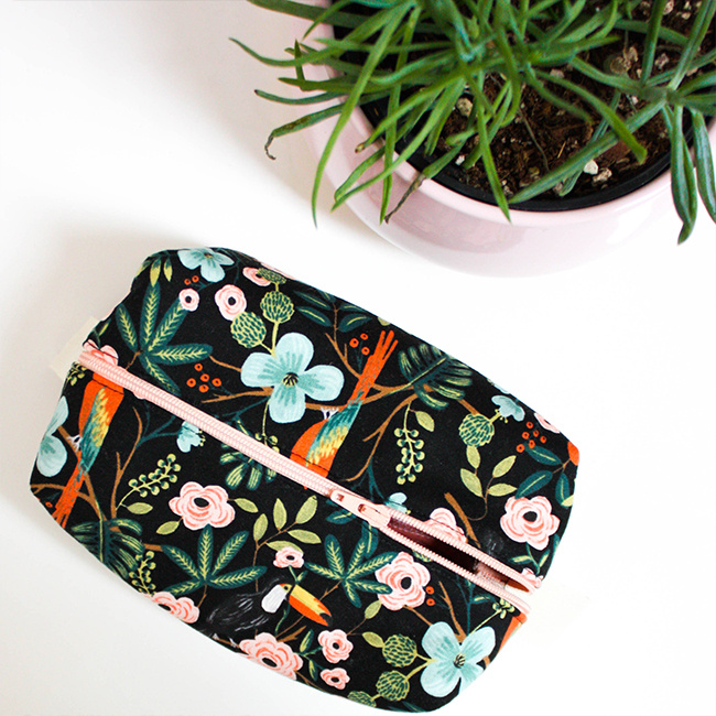 Colleen Connolly CLASS FULL! Learn to Sew: Boxed Zipper Pouch, Monday, September 30th, 5:30pm-9pm