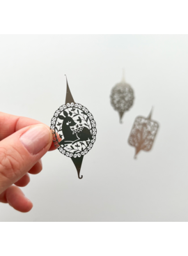 Matryoshka Doll Shop Deer Needle Threader