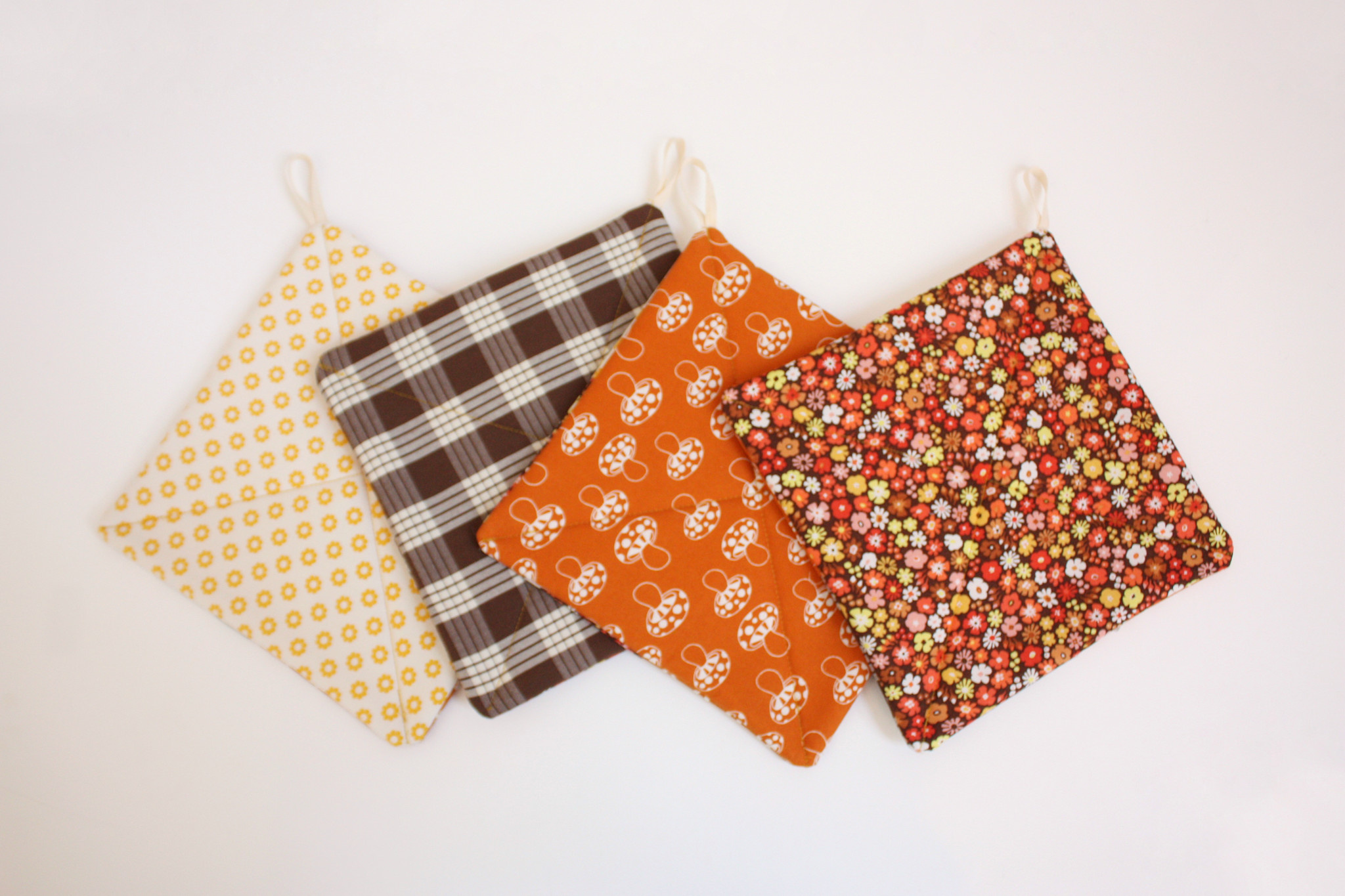 Chloe Costello Learn to Sew: Quick and Easy Potholders, Saturday, November 22nd, 5:30pm - 8pm