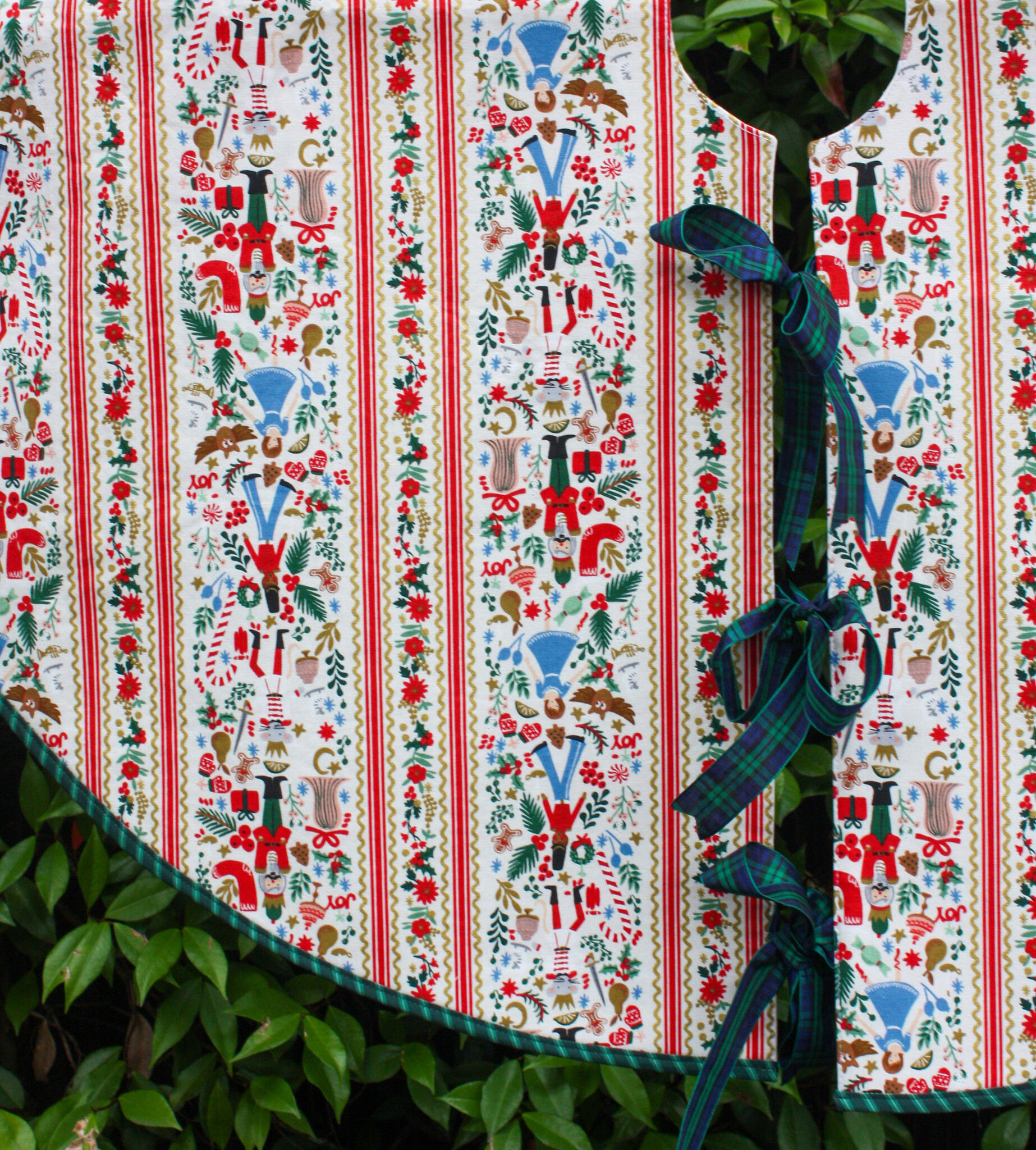 Lori Caldwell ONE SPOT LEFT! Learn to Sew: Holiday Tree Skirt, Sunday, November 30th, 10am-1pm