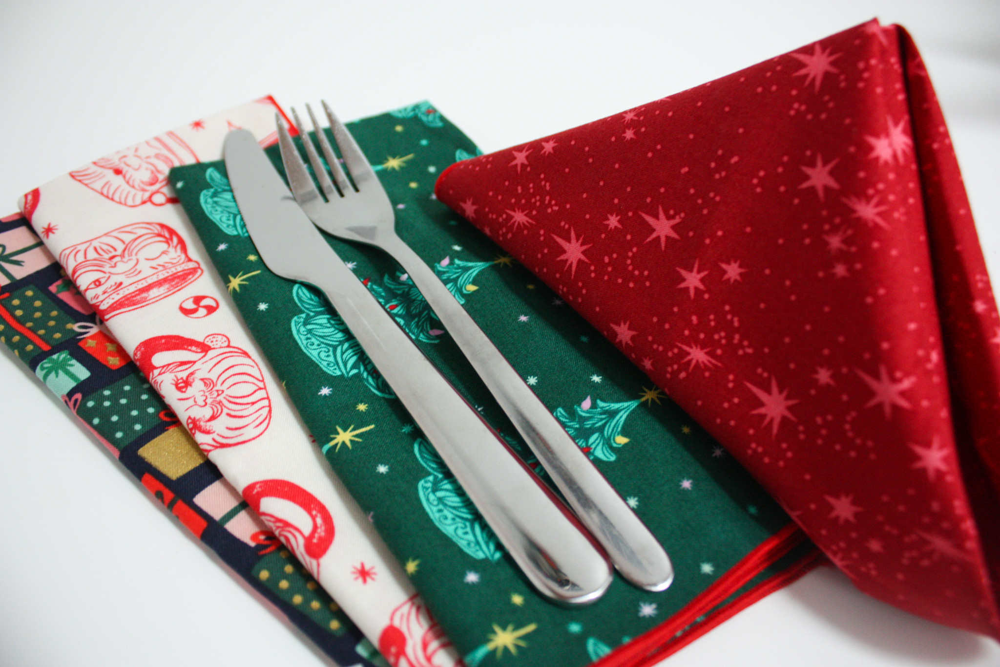Rachel Halse Beginner Serger: Rolled Hem Napkin, Sunday, December 14th, 2:30pm-5pm