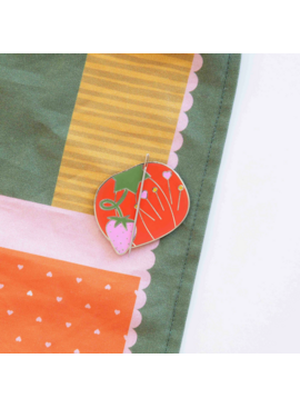Sarah Hearts Sarah Hearts Tomato Magnetic Needle Minder