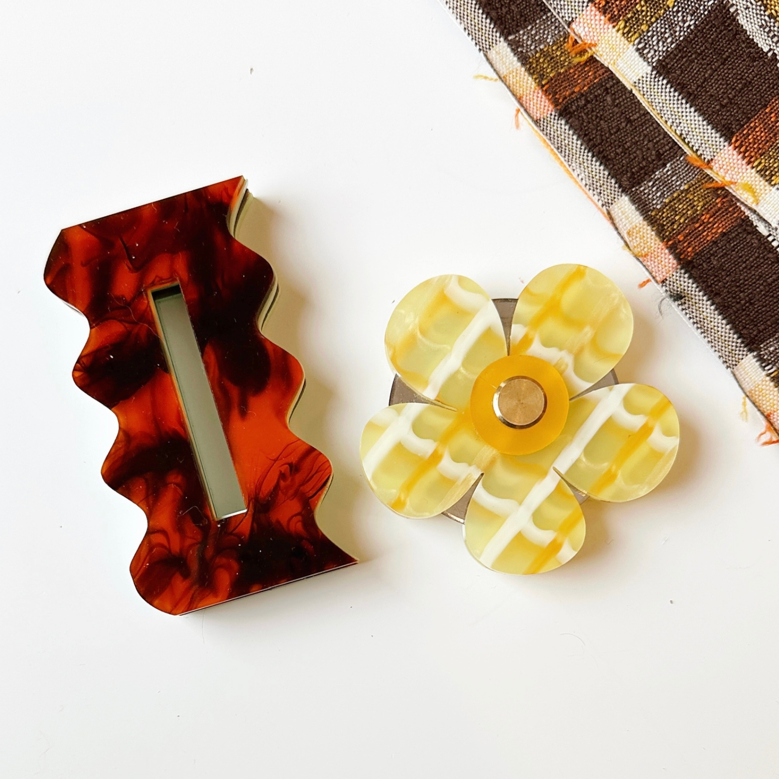 Retro Flower Thread Cutter