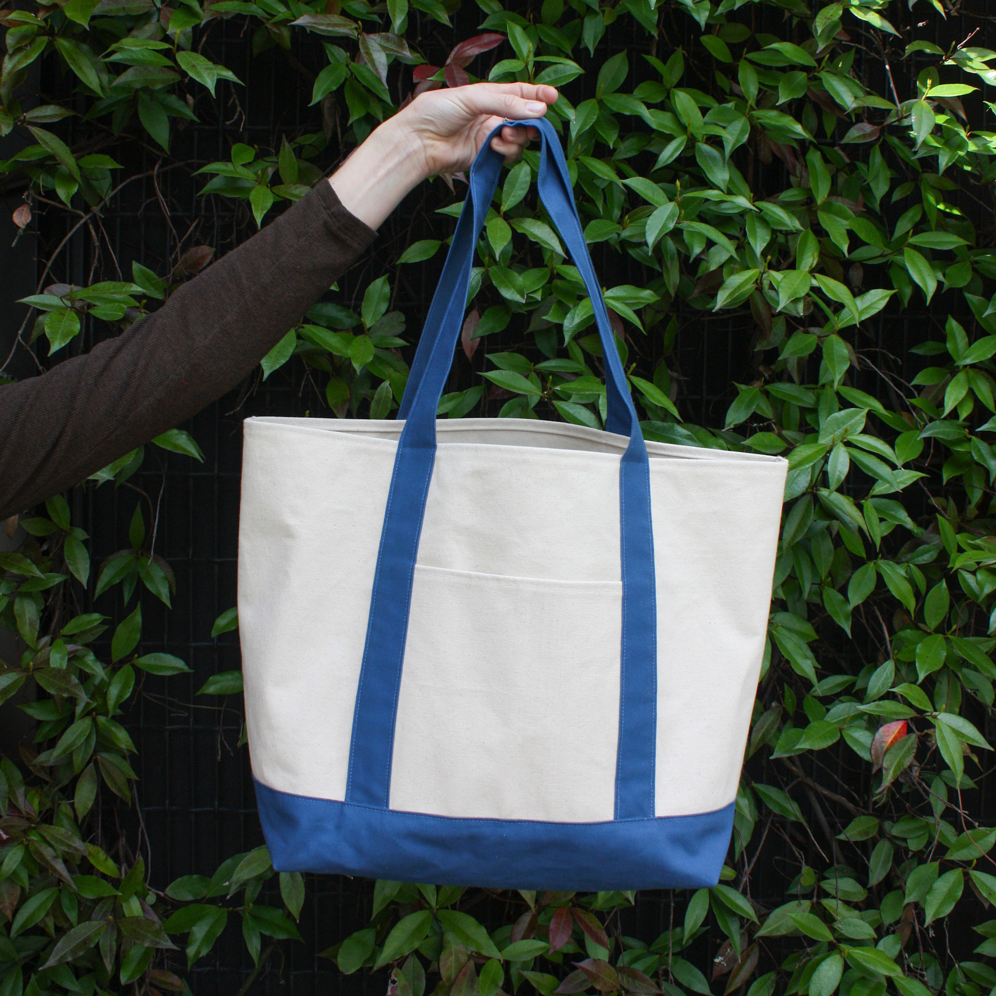 Aliya Hoff-Vanoni FOUR SPOTS LEFT! Learn to Sew: Boat Tote, Sundays, June 7th & 14th, 2pm-4:30pm