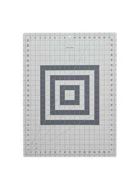 Fiskars Fiskars Cutting Mat 18"x 24" (In-store pick up only)