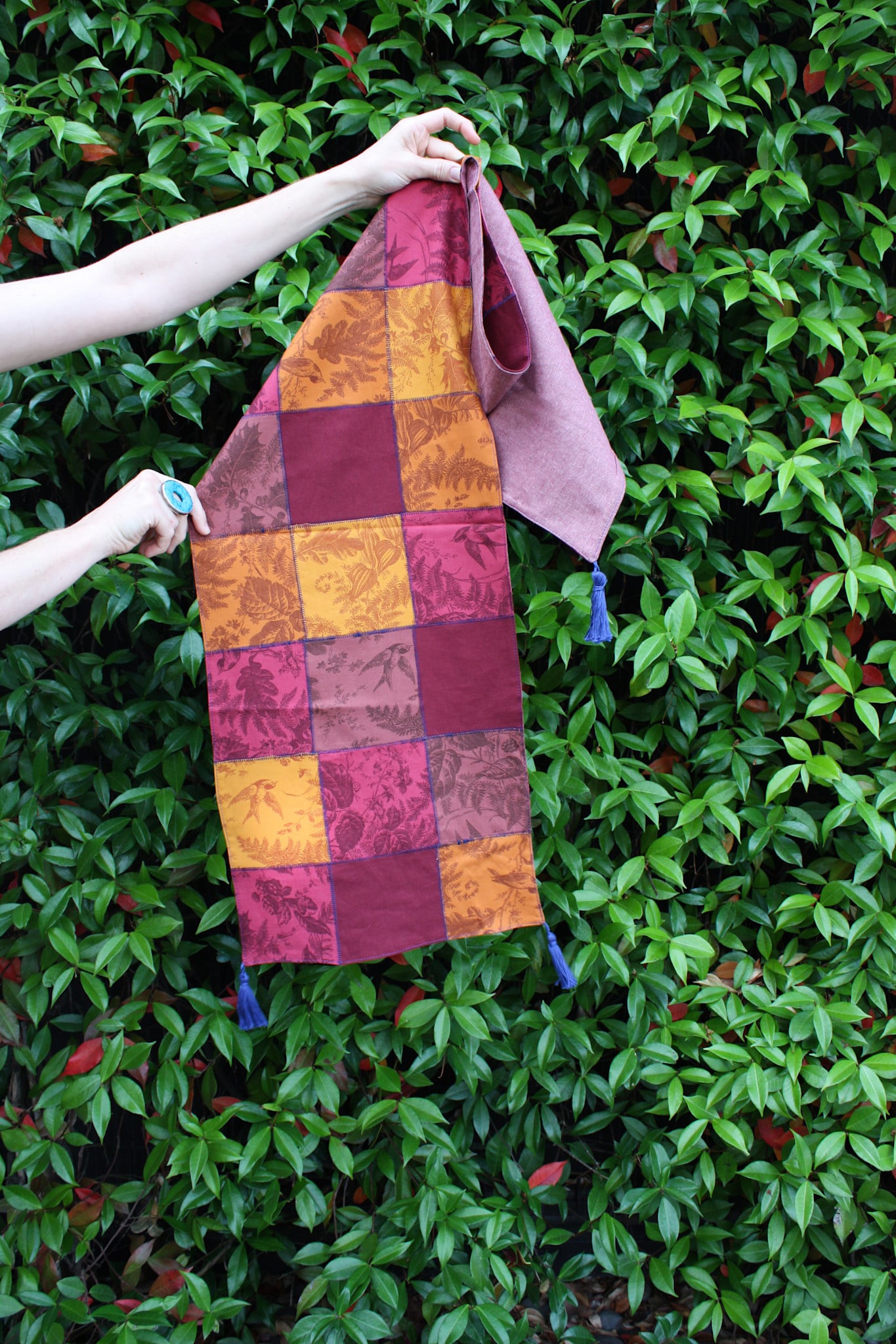 Lori Caldwell Beginner Serger: Holiday Table Runner, Friday, November 6th, 4pm-8:30pm