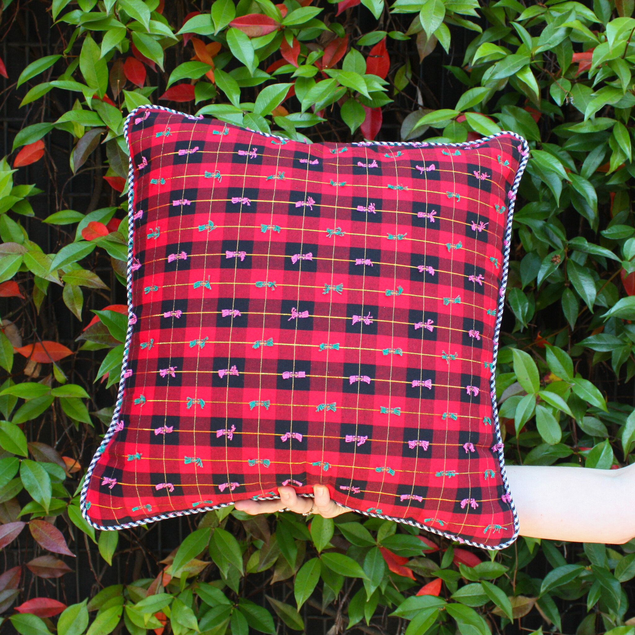 Colleen Connolly Beginner: Invisible Zipper Pillow with Piping, Sunday, December 6th, 1030am-3pm