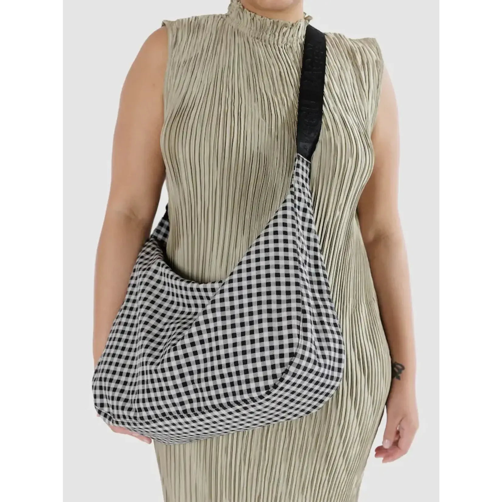 Baggu Medium Nylon Crescent Bag - Black & White Gingham
