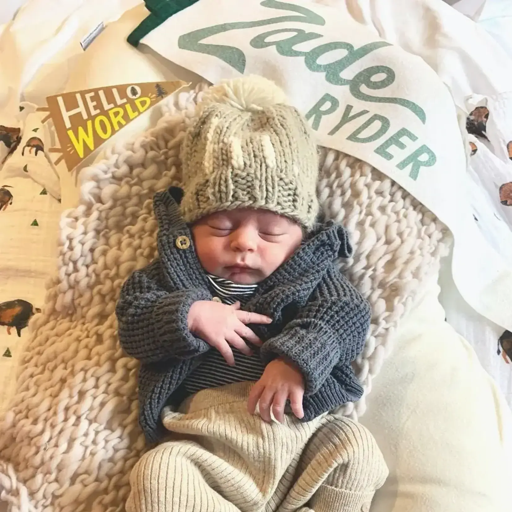 Huggalugs hi. Pebble Brown Hand Knit Beanie Hat Baby & Kids - S (0-6 months)