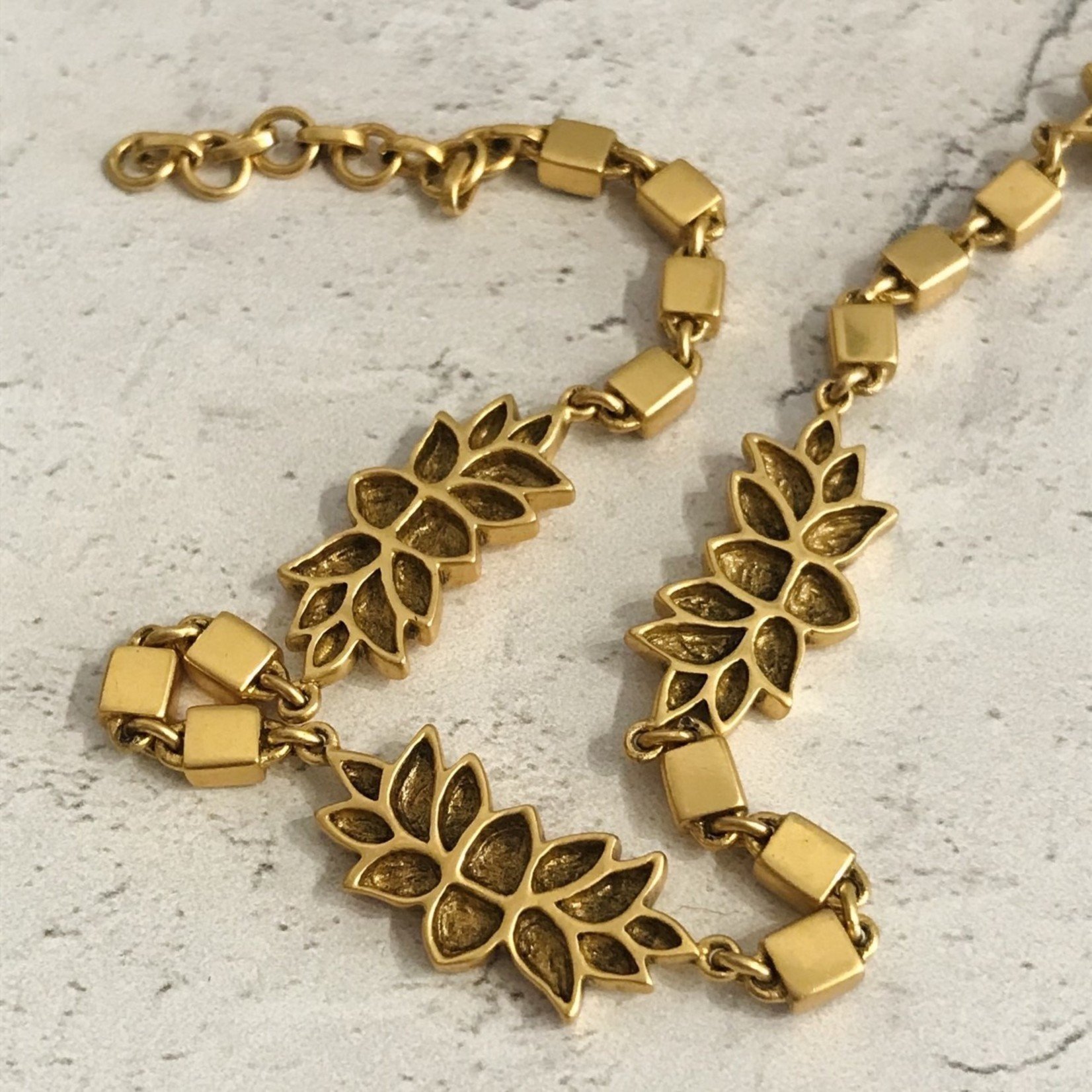 Himatsingka Jewelry Lotuspad Gold Plated Crystal Necklace