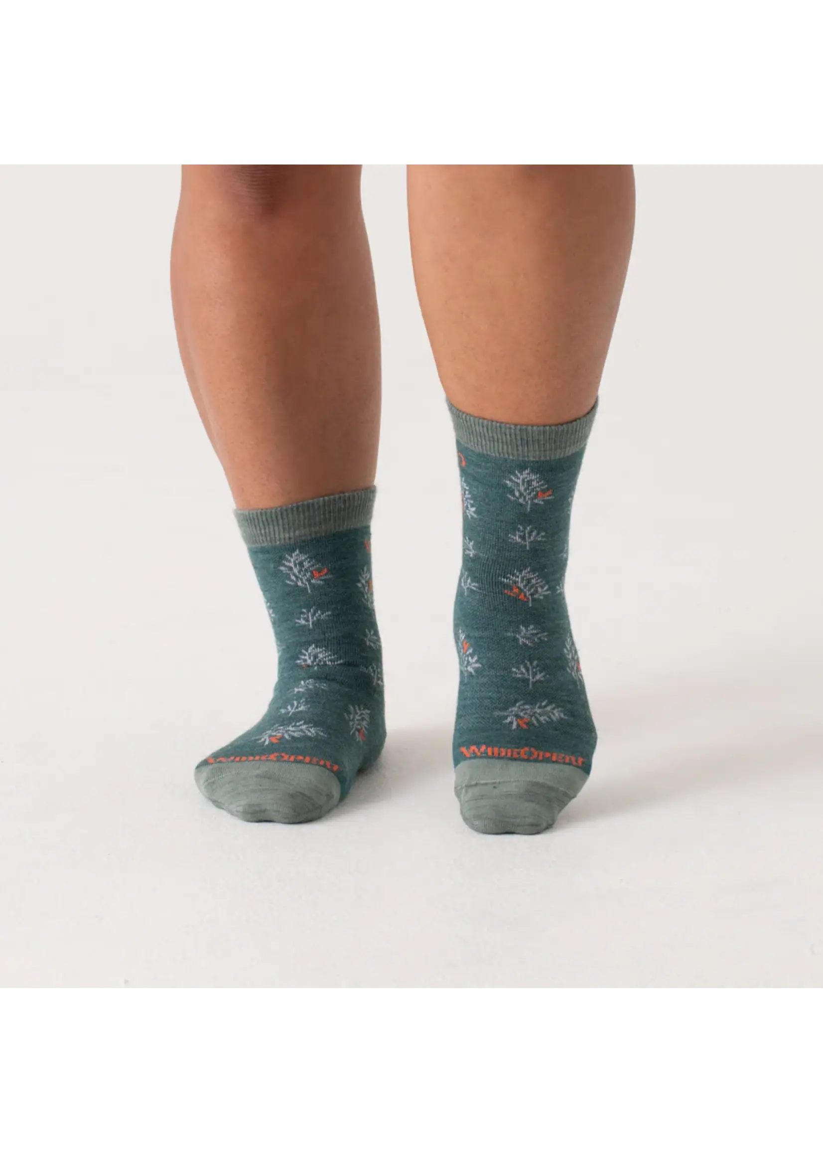 Wide Open Women's Foliage Lightweight Micro Crew Socks