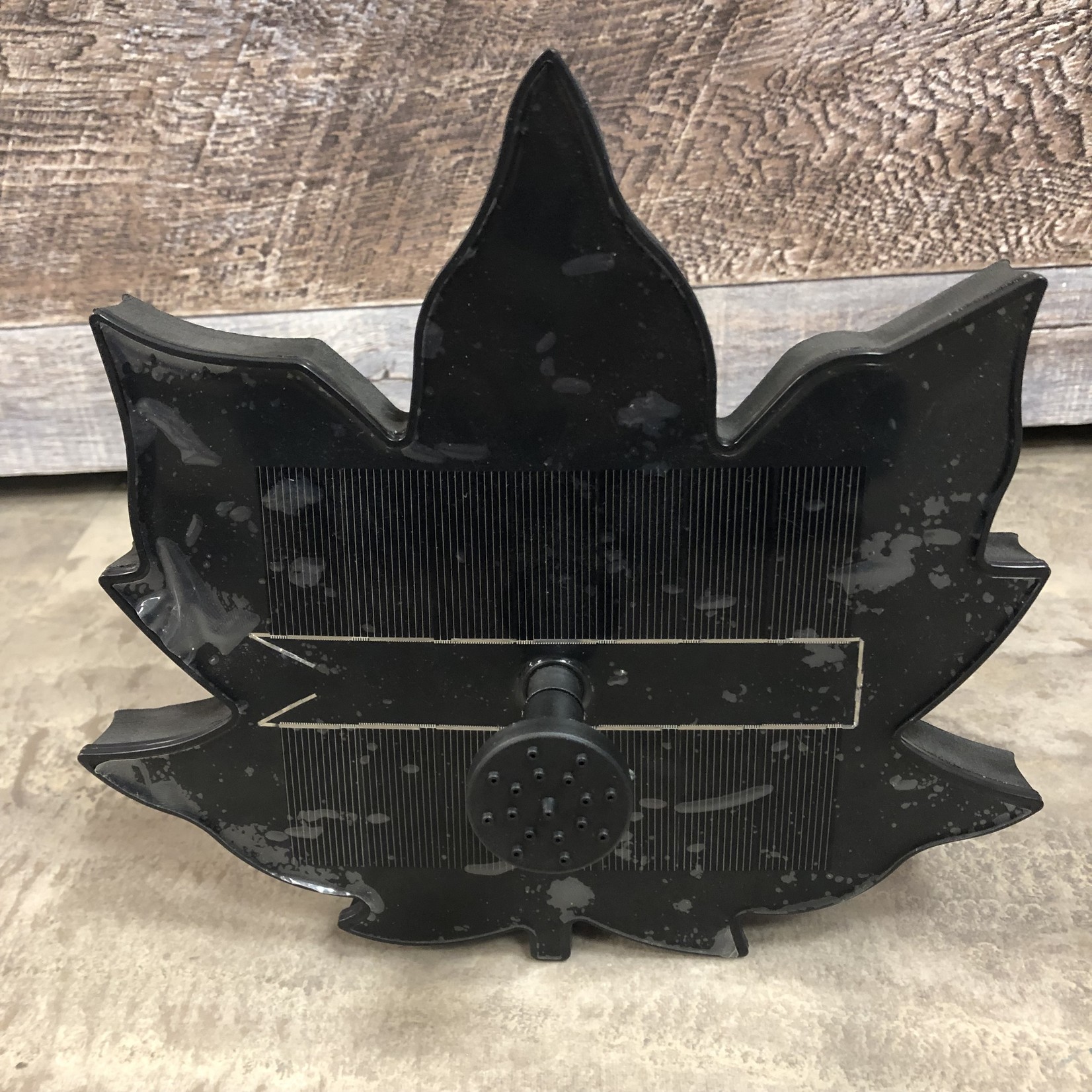 Floating Solar Bird Bath Bubbler - Leaf