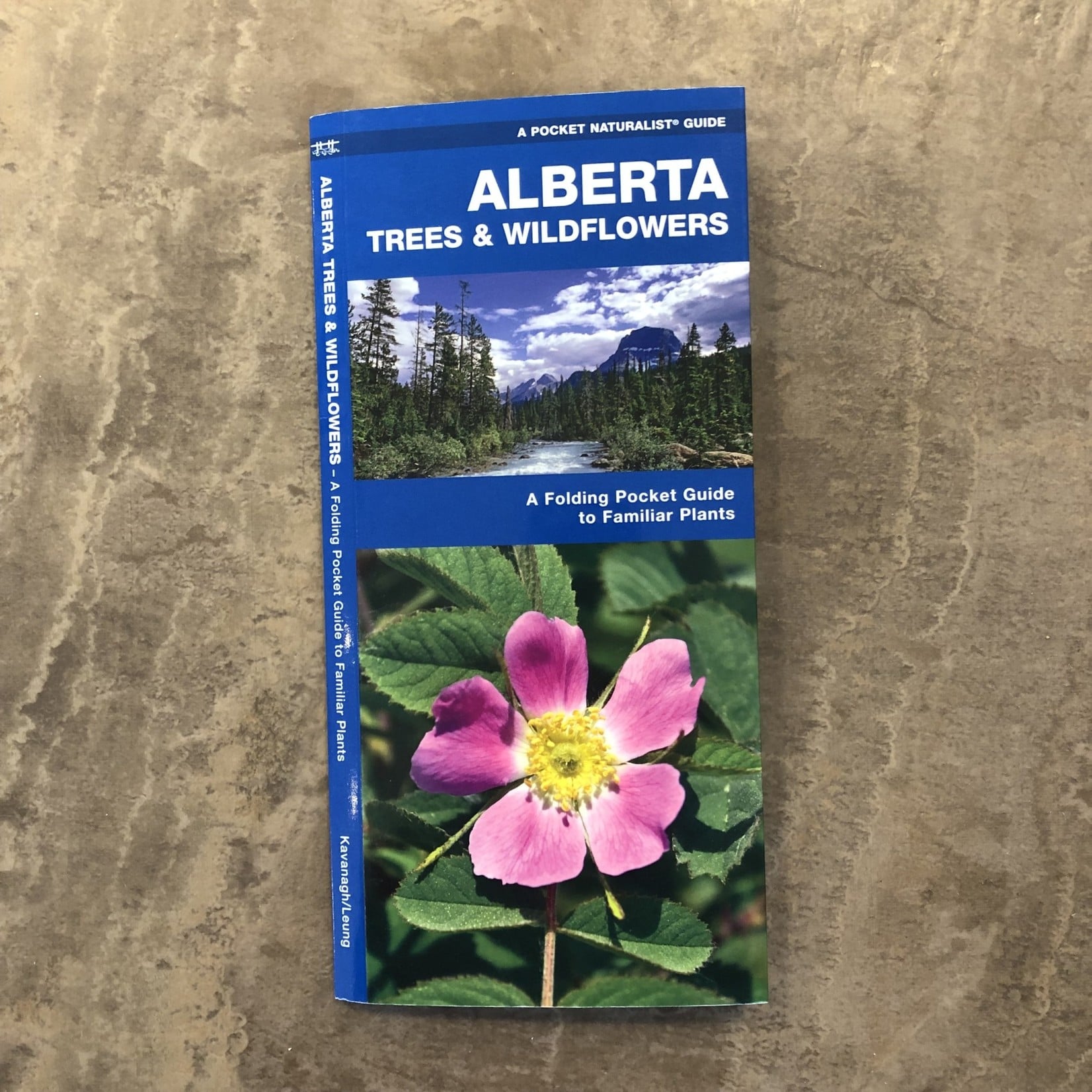 Folding Pocket Guide: Alberta Trees & Wildflowers