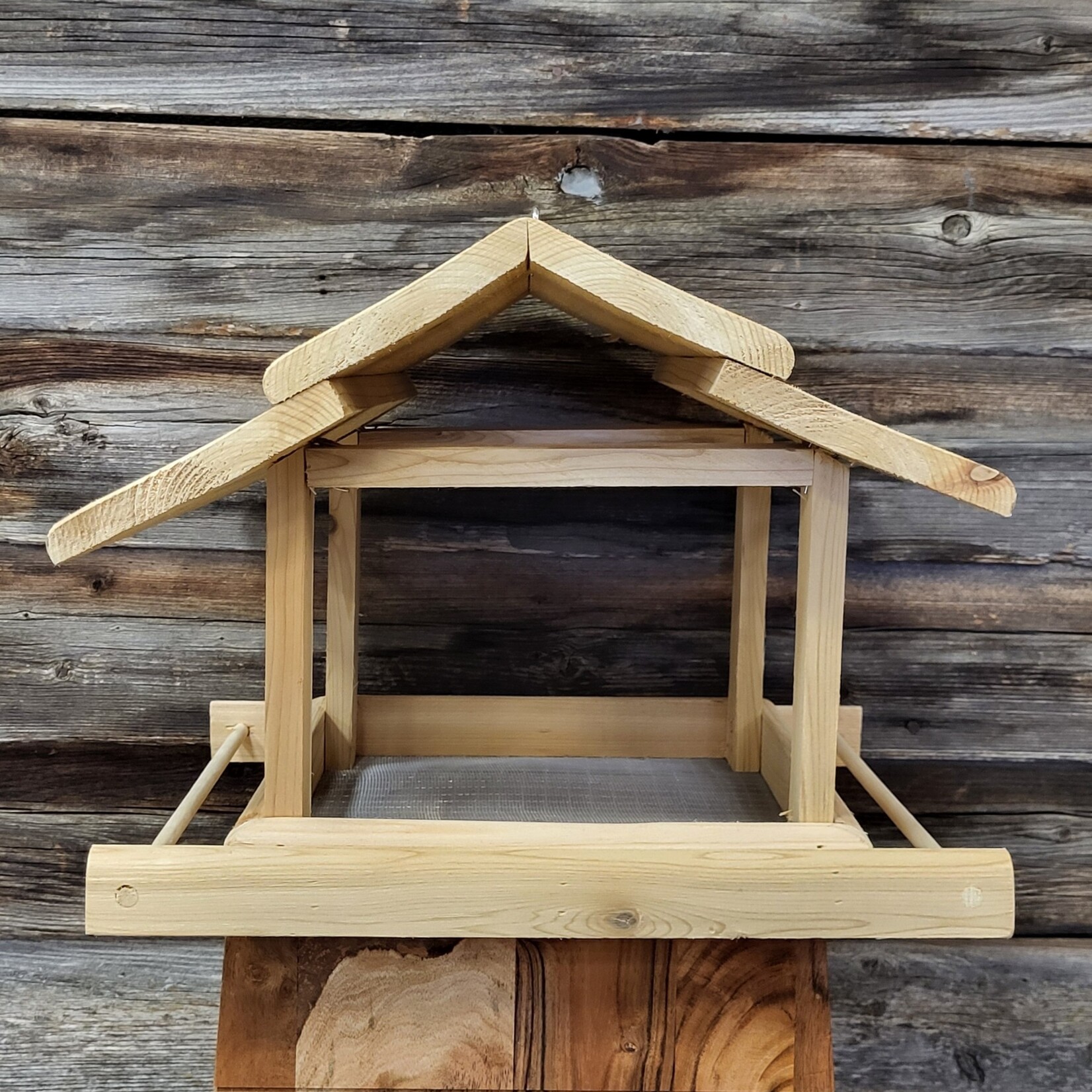 Ray's Cedar Feeder - Fly Through 16"