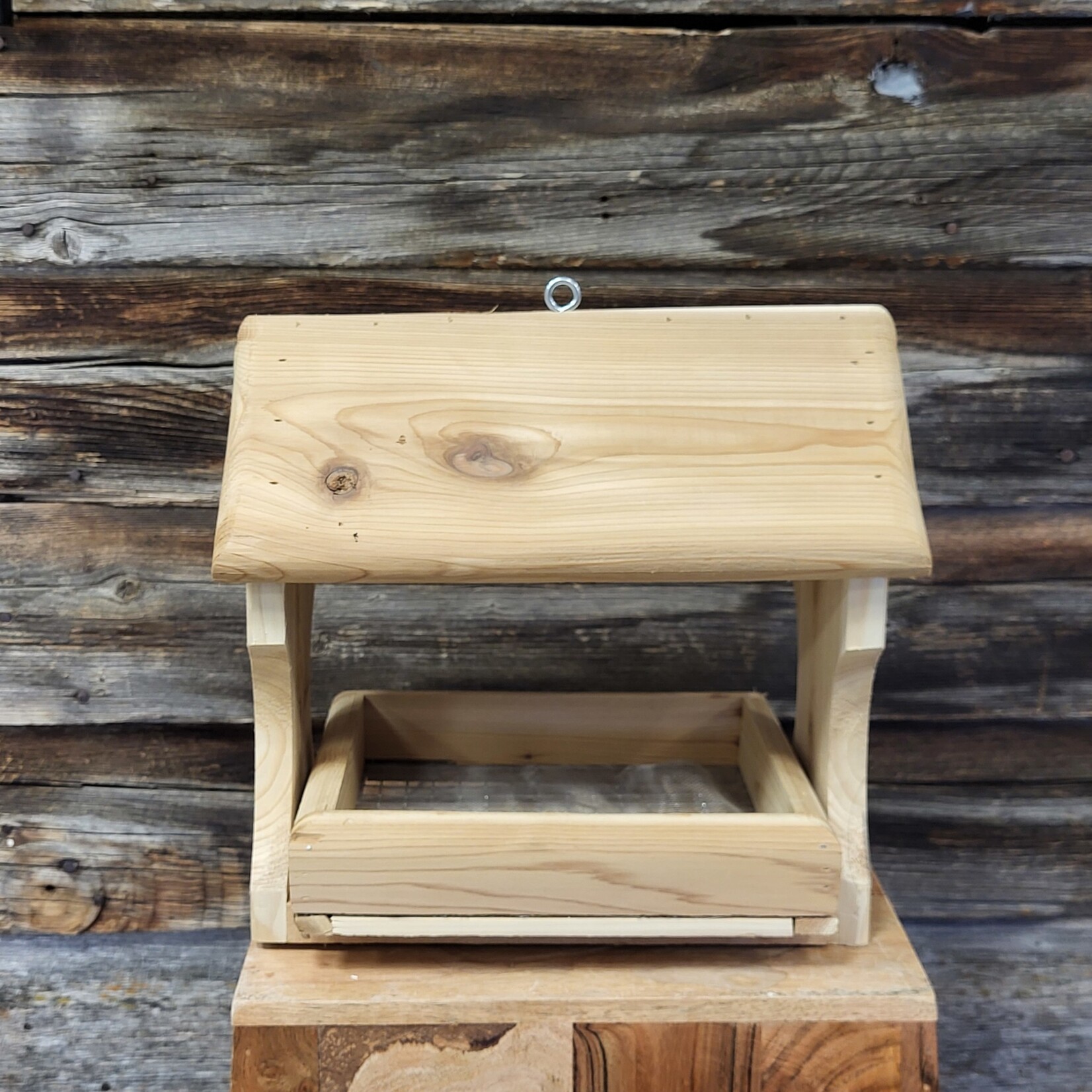 Ray's Cedar Feeder - Feeder with Removable Tray