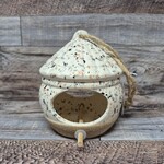 Avistry Hut Bird Feeder